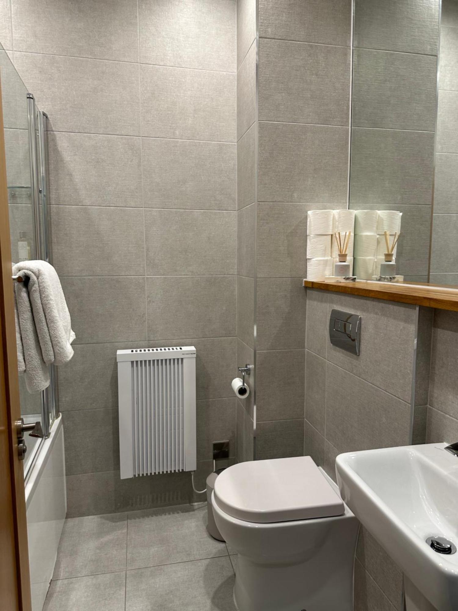 Modern 3 Bedroom Townhouse Close To Centre & Salthill Galway