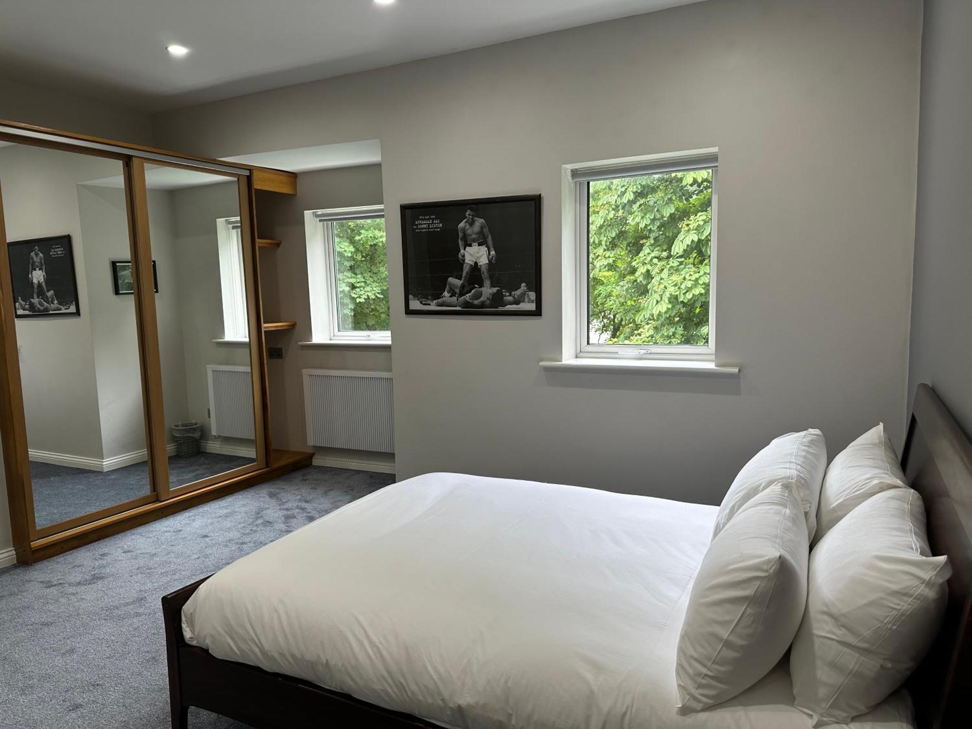 Modern 3 Bedroom Townhouse Close To Centre & Salthill *
